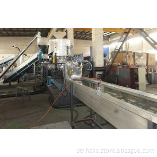 Waste Non woven fabric , PP plastic recycling Line with sin